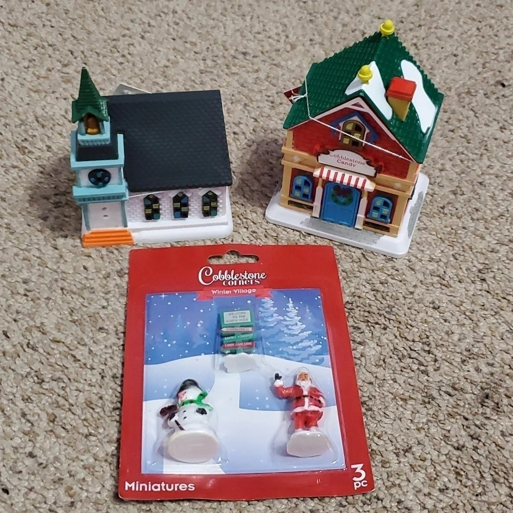 Christmas Cobblestone Corners Light Up Miniature Village Houses 3 PC
